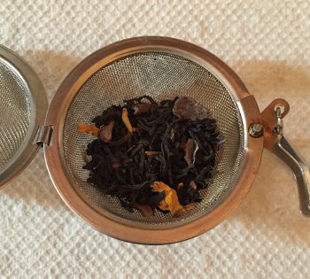 Chocolate Earl Grey tea leaves